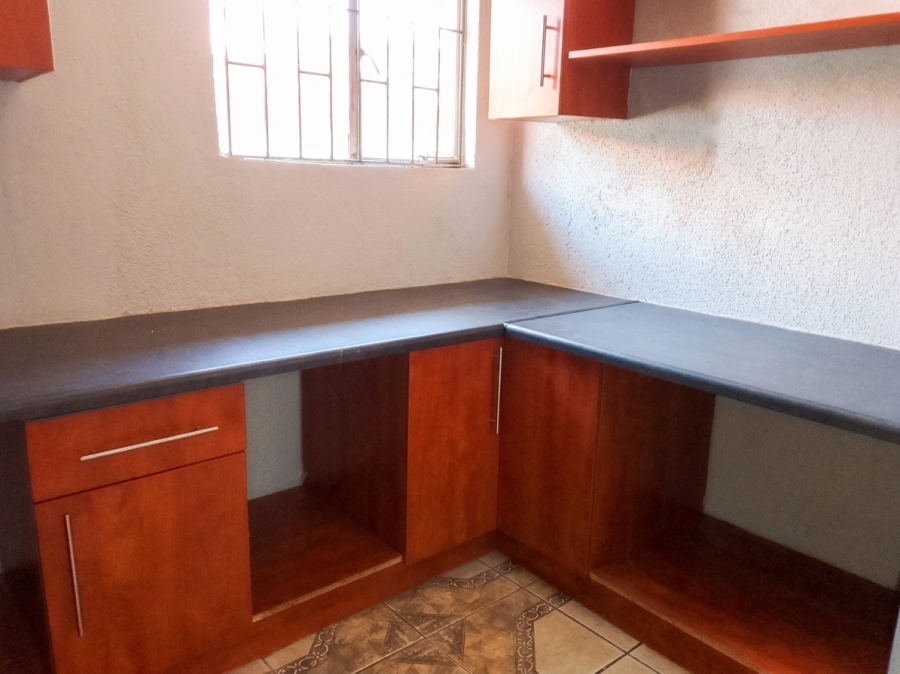 To Let 4 Bedroom Property for Rent in Geelhoutpark North West